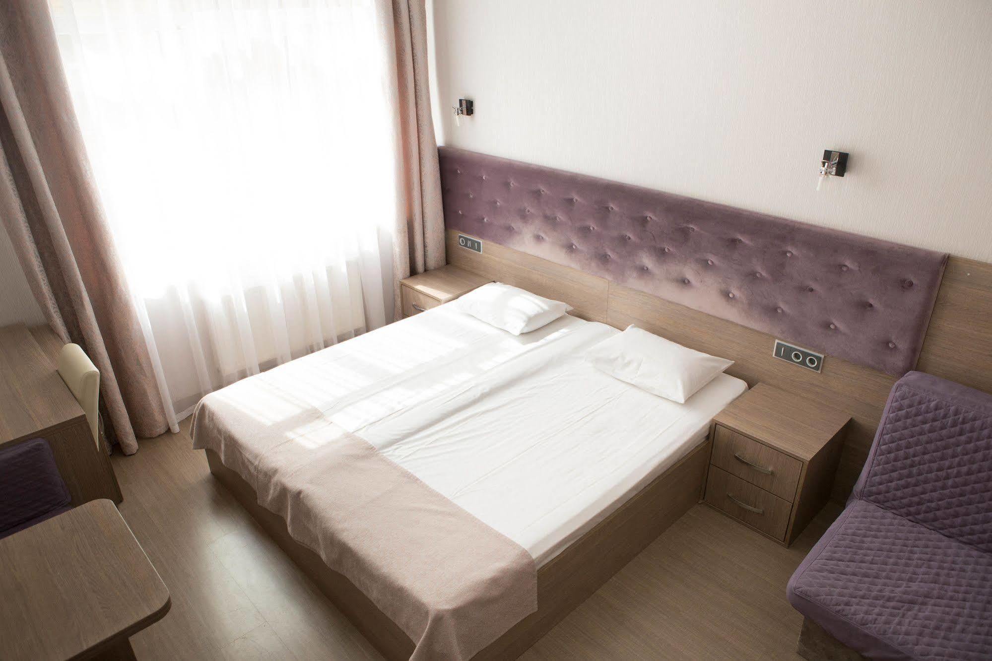 Hotel Elegant Kiev Exteriör bild